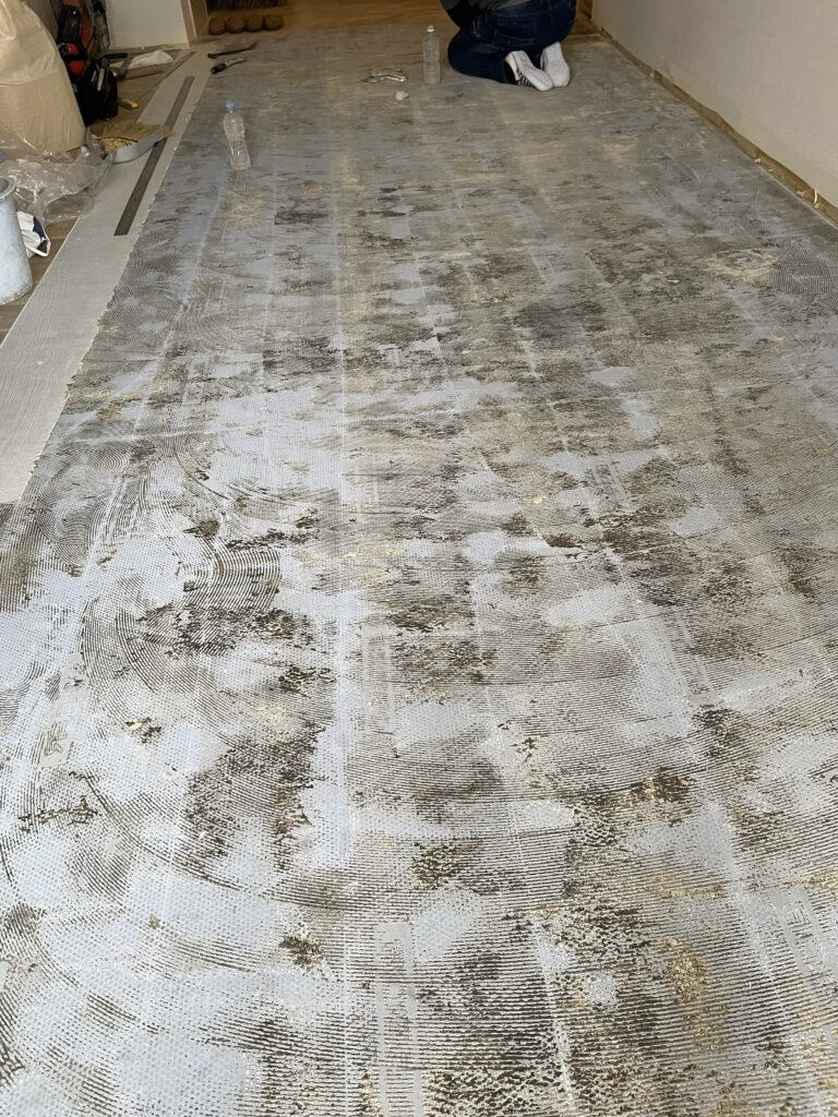 フローリング剥がし